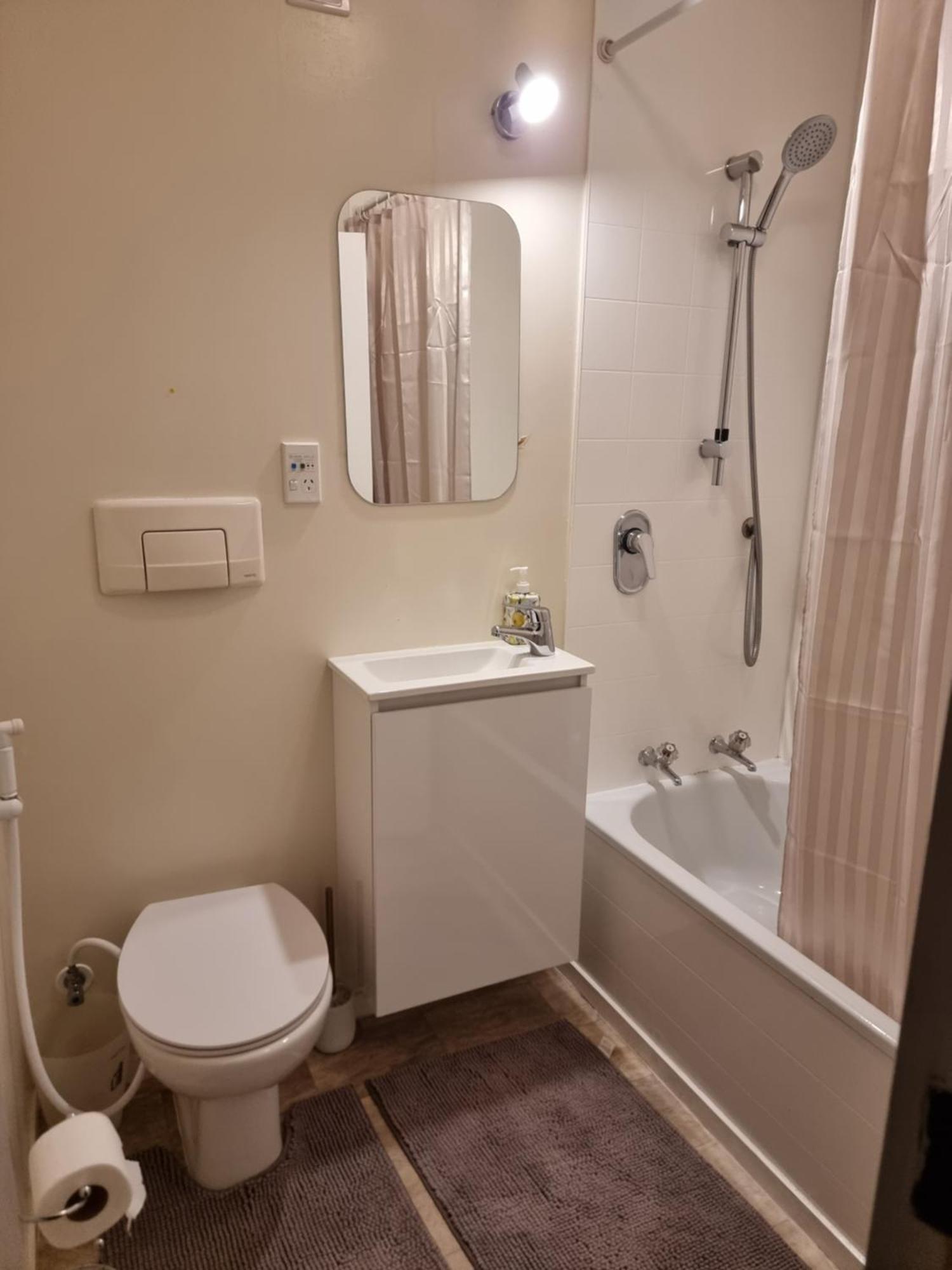 Entire Ground Floor With Full-Privacy And Family-Friendly Popular To Ferry Catchers Wellington Luaran gambar